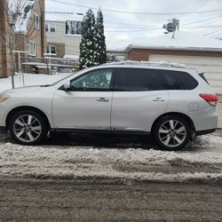 2014 Nissan Pathfinder Platinum Utility 4WD. 100k Miles. For Parts 