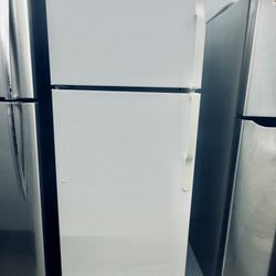 GE Refrigerator 28 Inches 