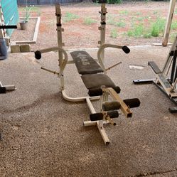 Free Weider Weight Bench With Leg Extension