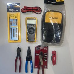 Fluke Multimeter With Accessories/tools Lot