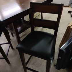Tall Dinette Table With 4 Chairs/stools