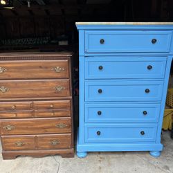 CHESTS OF DRAWERS/DRESSERS