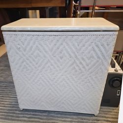 Vintage Cream Vogue Wicker Hamper Hard Top