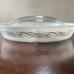 Pyrex Split Serving Dish 