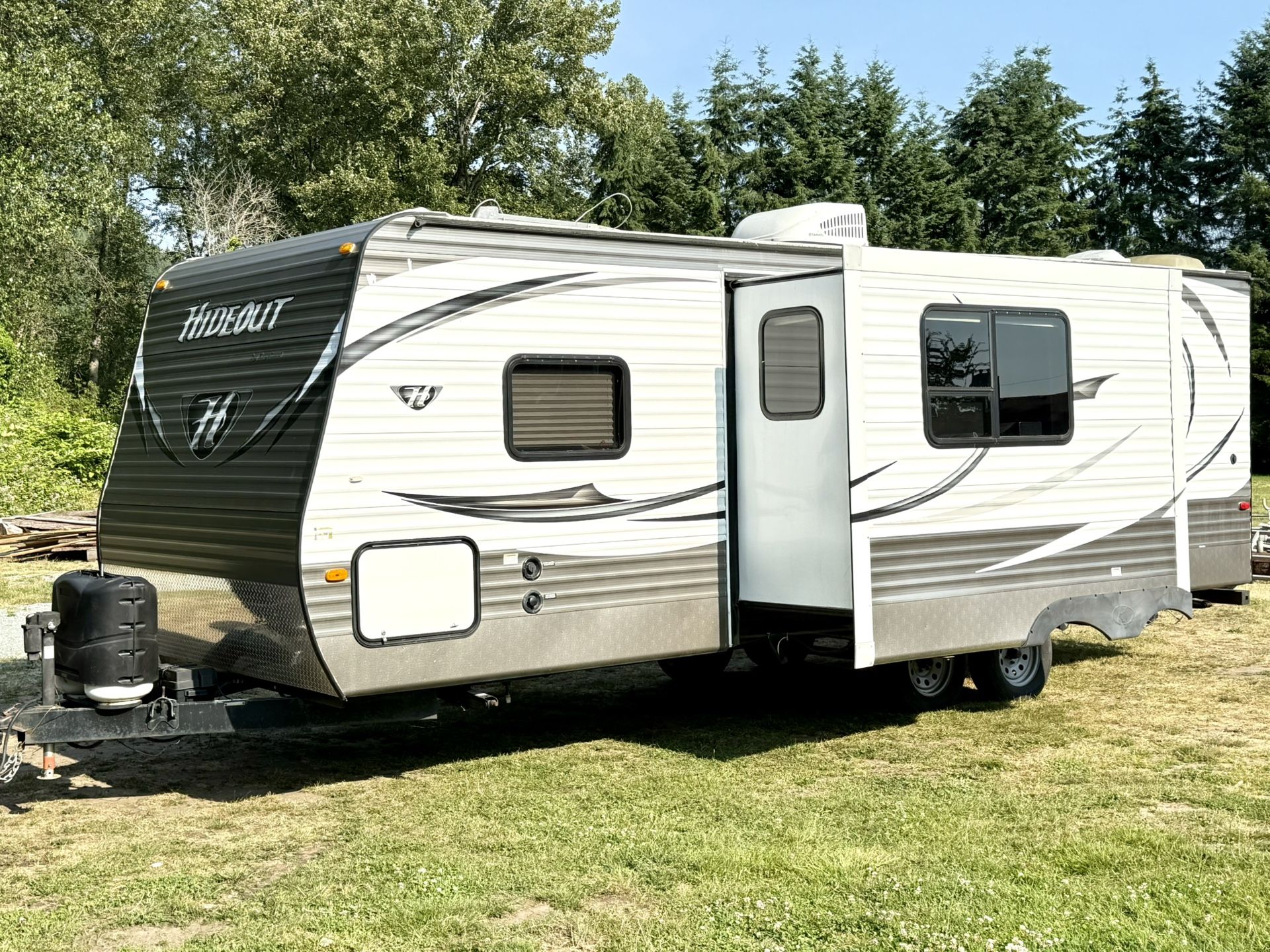 2015 Hideout By Keystone 25FT Travel Trailer Bunk House With Slide Out