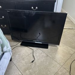 40” Toshiba Flatscreen TV - Works Great
