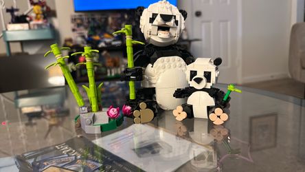 LEGO Panda Family Build Set