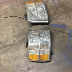 2007 - 2013 Chevrolet Silverado/ GMC Headlights