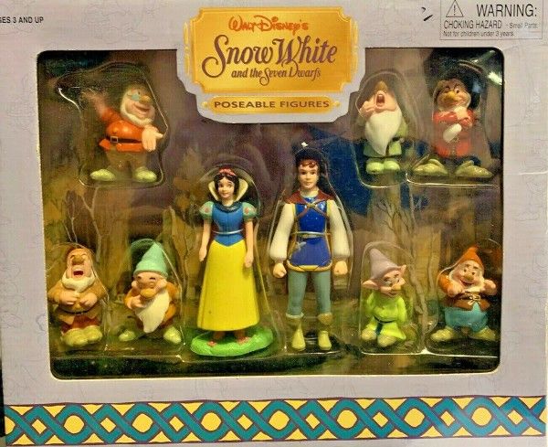 Walt Disney's Snow White and the Seven Dwarfs Poseable Figures Gift Set  SEALED
