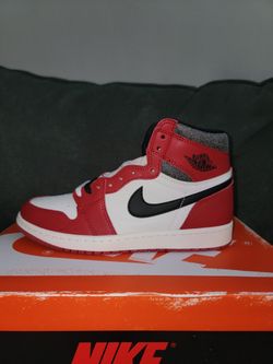 Jordan 1 Retro 
"Chicago Lost & Found"