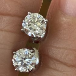 18K Diamond Earring