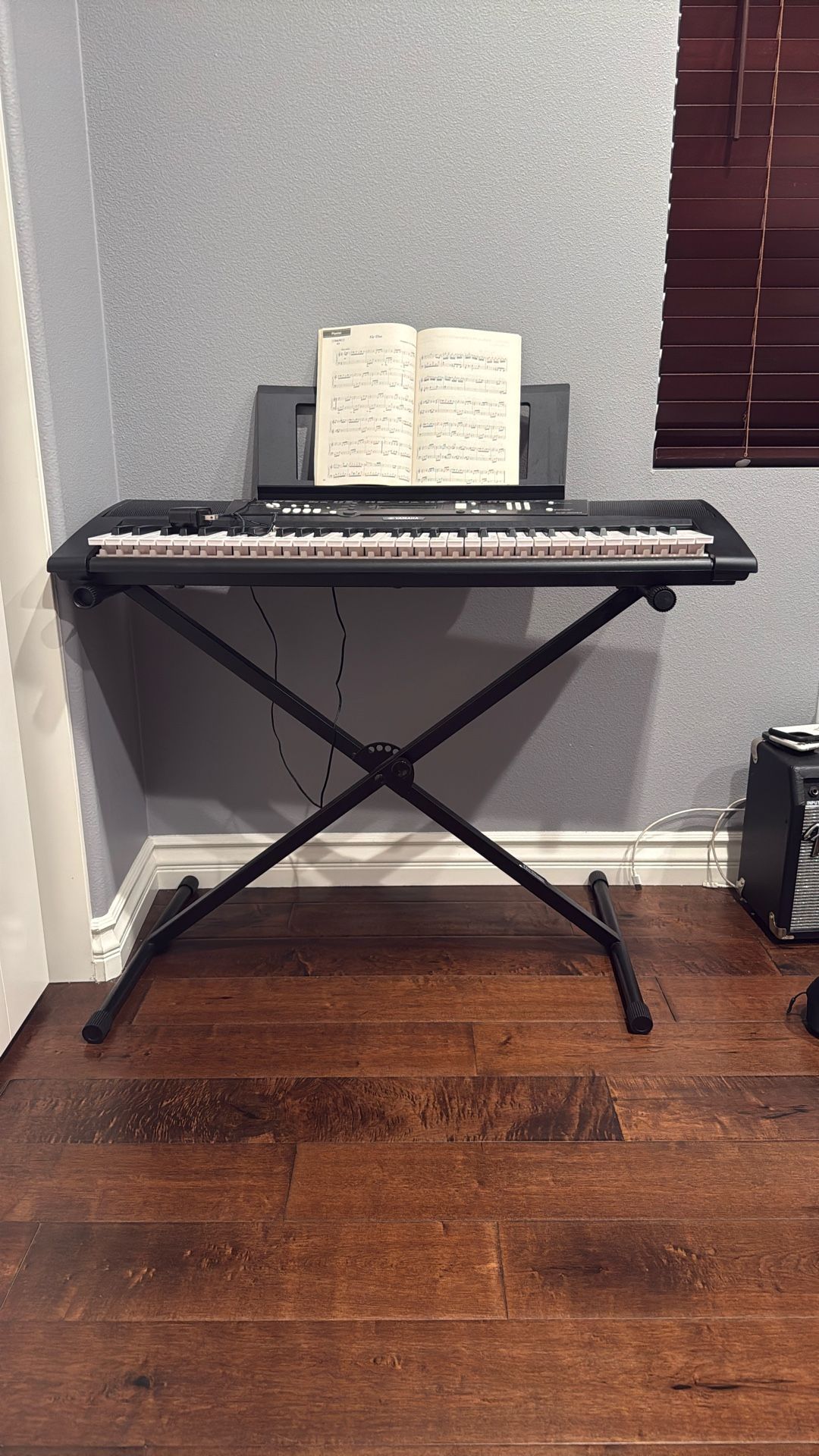 Yamaha Electric Keyboard