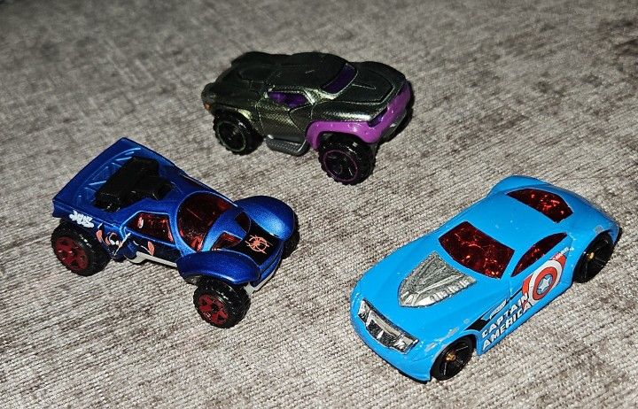 Hot Wheels Spider Man Into the Spider Verse Miles MoralesHot Wheels Captain America Series 1:64 Scale Die Cast Car Set 3/8 Blue Roadster SIR OMINOU