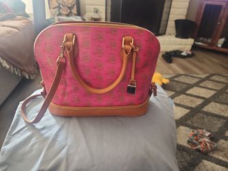 Dooney Bourke 
