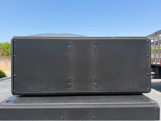QSC Dual 18in Passive Subwoofer (Black) - GP218-SW-BK (/RT6-24553-GP218-SW-BK TESTED AND WORK PERFECT
