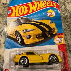 Hot Wheels 2025 96' Dodge Viper GTS Yellow #176/250 Then and Now #4/10