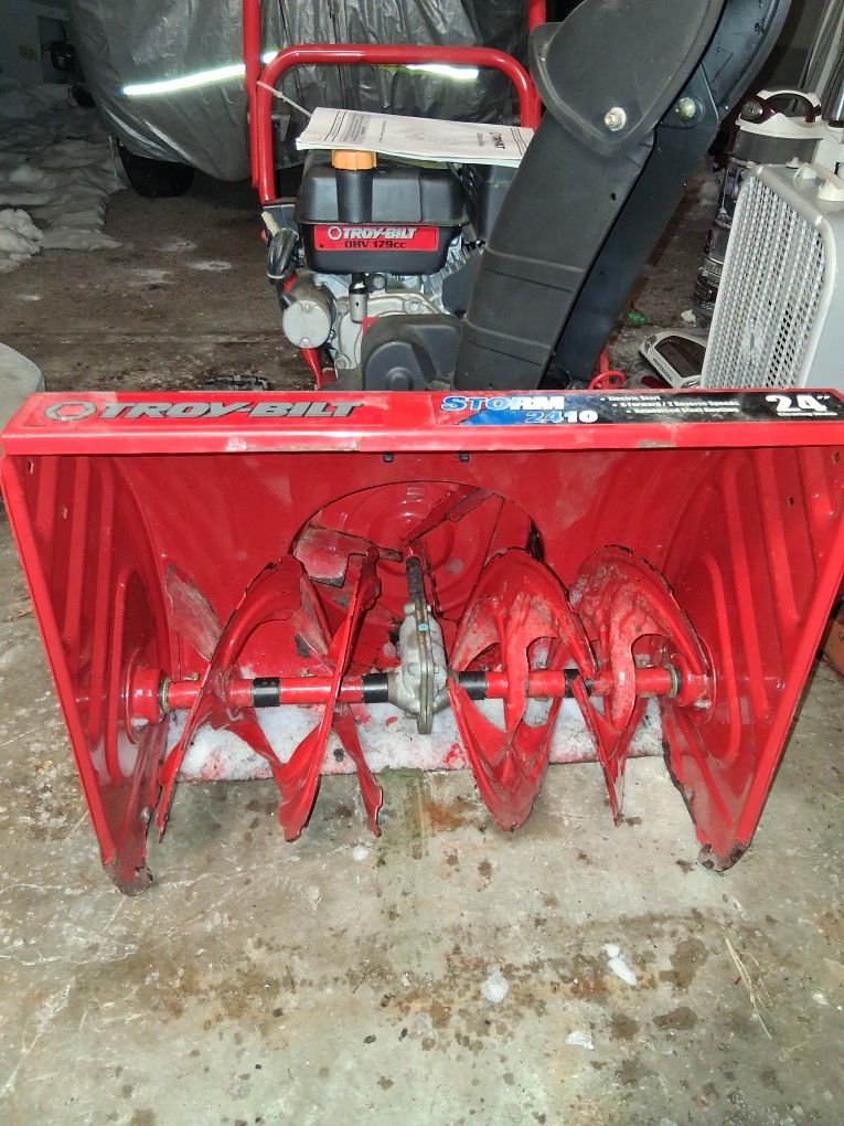 Troy Bilt Snow Blower