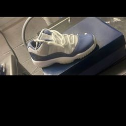 Air Jordan 11 Retro Low (GS) Size 4 1/2Y