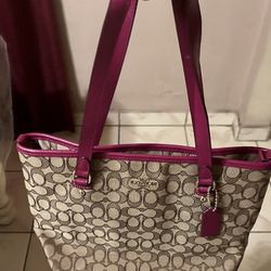 NEW COACH PURSE asking $125 FIRM
