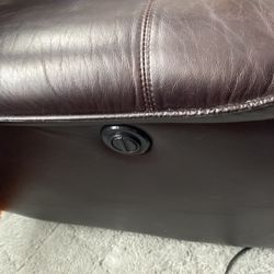 Comfy Electric Recliner 