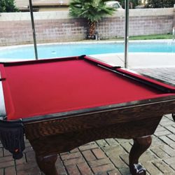 Pool table 