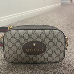 Gucci Purse GG Supreme Monogram 