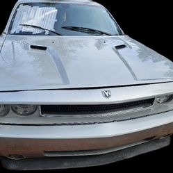 2011 Dodge Challenger Parts Car