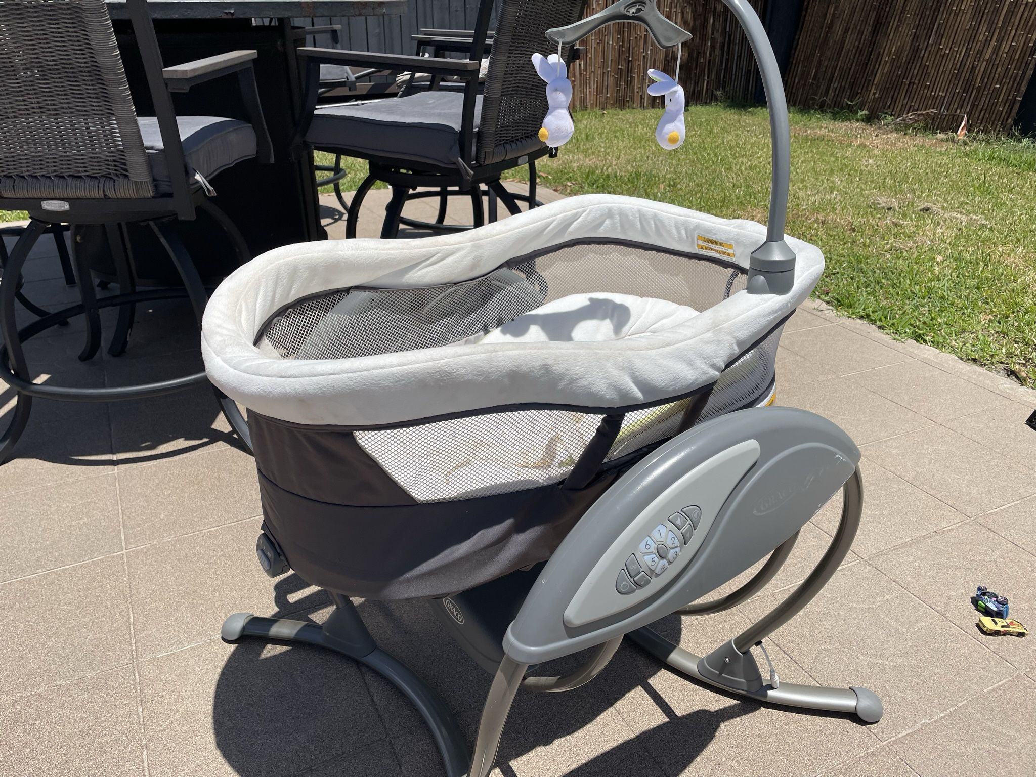 Graco Baby Infant Swing/ Bassinet Dual Glider