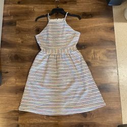 Brand New Woman’s Banana Republic brand Beige Dress Up For Sale 