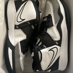 New without Box - Nike Mens Kyrie Infinity TB Promo White Black - Size 11.5