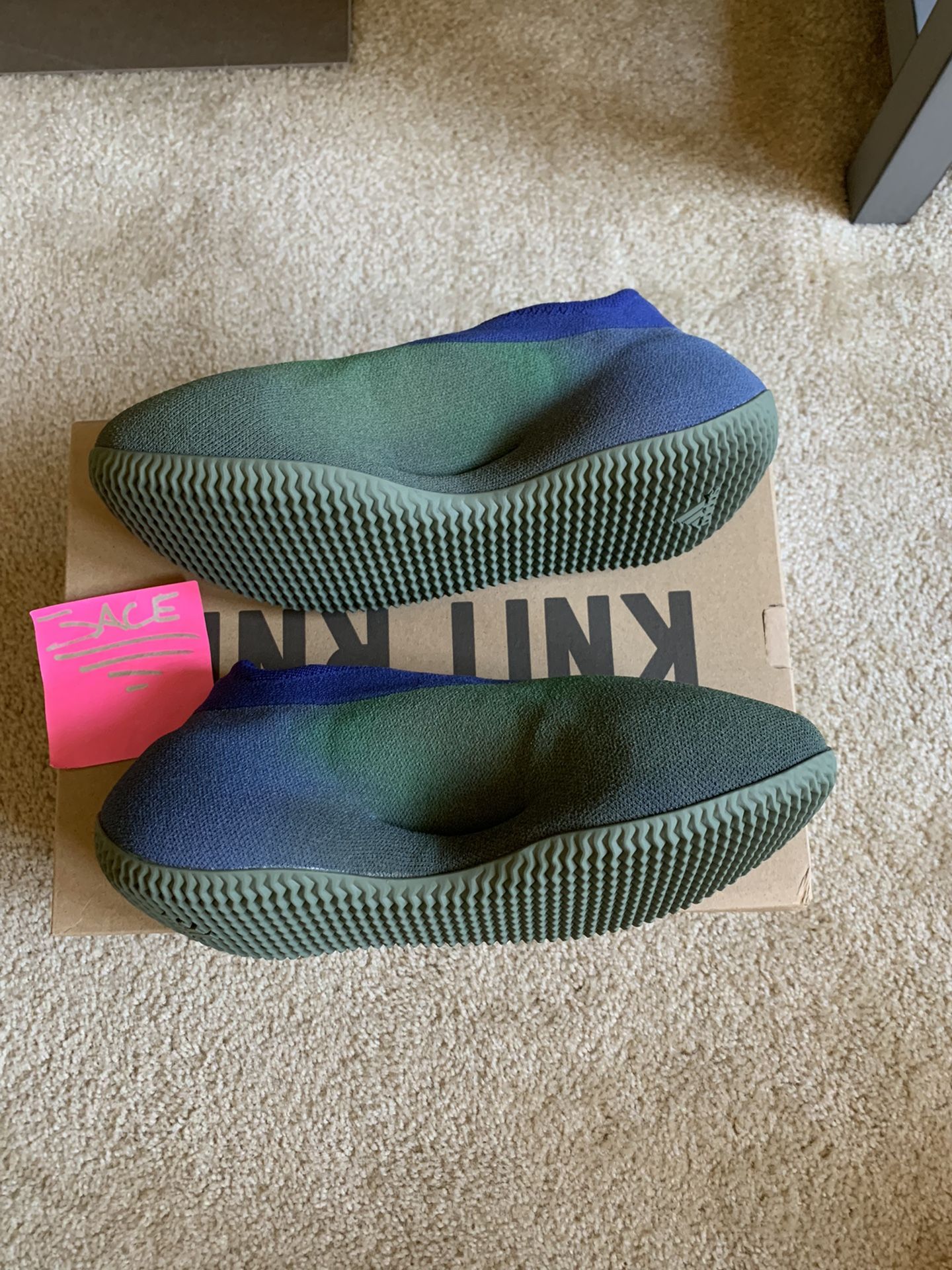 Yeezy knit RNR Faded Azure Size 8