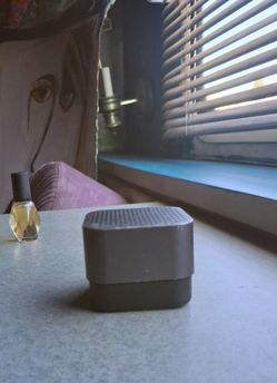 Jlab bluetooth.speaker