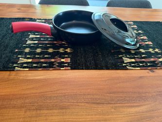 Xtrema 10" satuee pan with lid, 100% ceramic, like new