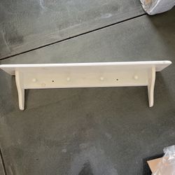 Wall Shelf with 4 pegs