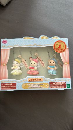 SDCC Exclusive Calico Critters Key Chain Dress up