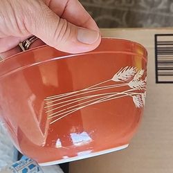 Vintage 1.5L Pyrex Wheat Spray Bowl