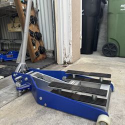 Pittsburg 1,500lb Motorcycle/atv Lift