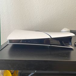 Digital PS5 With Controllers and Headset. 