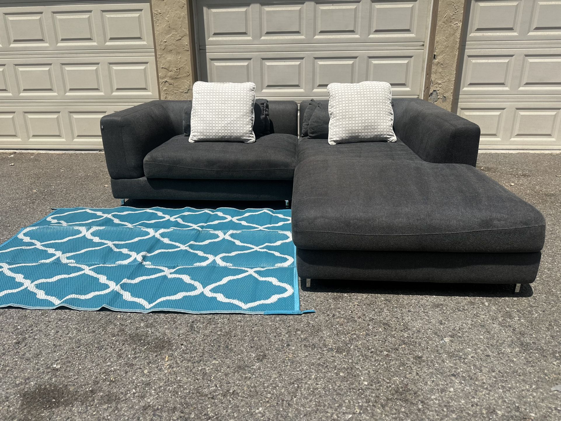 DARK GRAY MODERN SECTIONAL COUCH W/ FREE DELIVERY
