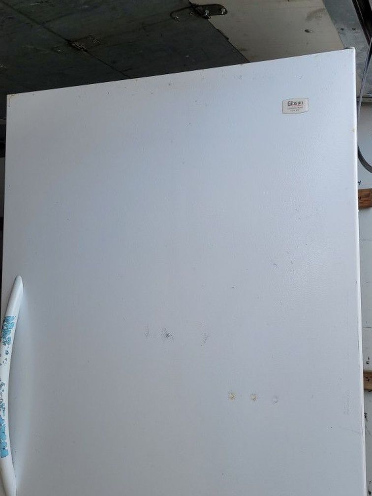 Frigidaire Gibson Commercial Upright Freezer