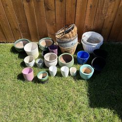 Big Lot of Plant Pots and Flower Pots - Lots of Ceramic and little bit Plastic Planters / More Ceramic
