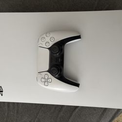 PS5 w/ Controller