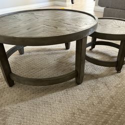 Coffe Table + Pull Out With Roller Wheels 