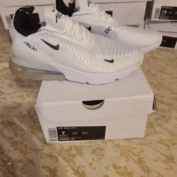 Nike 270