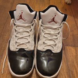 Jordan Max Aura 2 'White Gym Red'