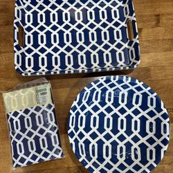 Plastic Platters Set 