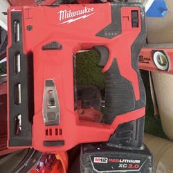 Milwaukee Staple Gun