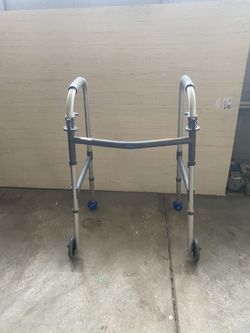 Walker adjustable height