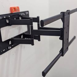 Indoor and outdoor Mounts