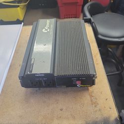 X power 1,000 Watt Inverter